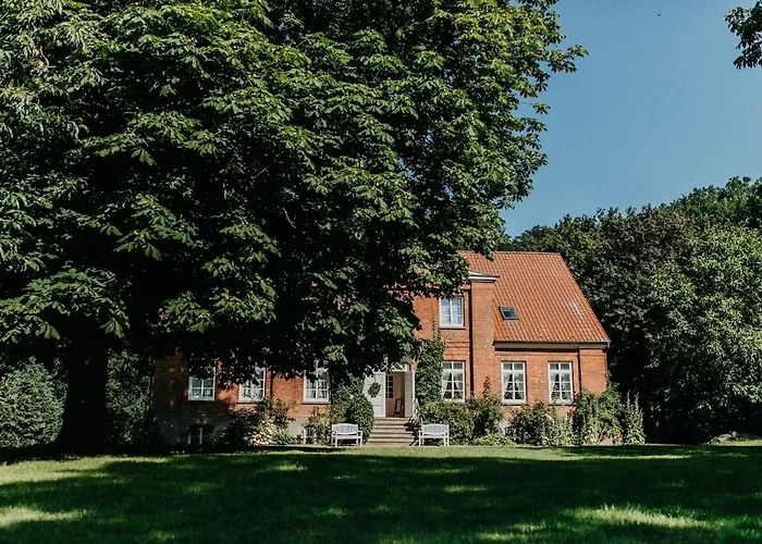 Gutshaus Krimvitz 1 * Putbus
